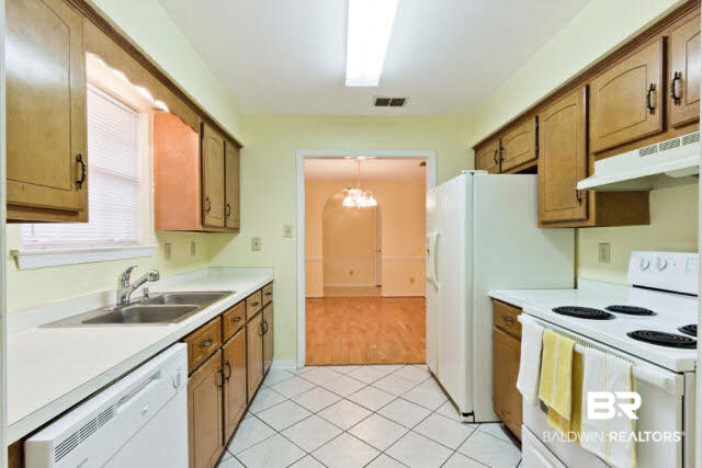 1375 Dulari Court Mobile, AL 36695 - Photo 10 of 19 Electric Range