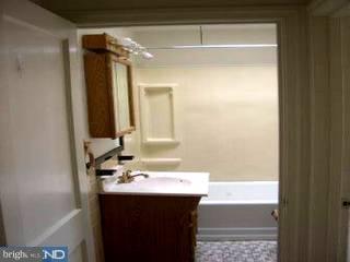 547 Snowden Road Upper Darby, PA 19082 - Photo 4 of 6
