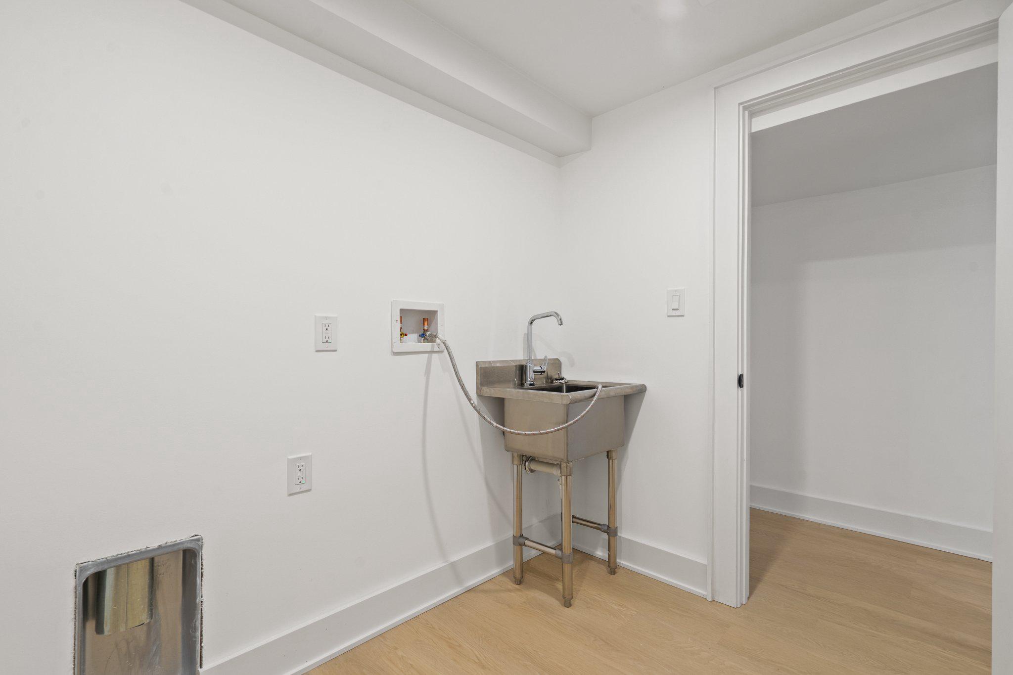 209 Thistle Drive Silver Spring, MD 20901 - Photo 25 of 34 Laundry