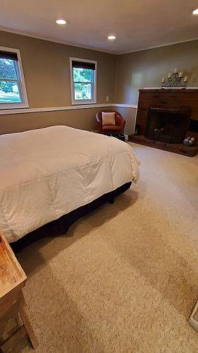 1 June Circle Wakefield, MA 01880 - Photo 33 of 38