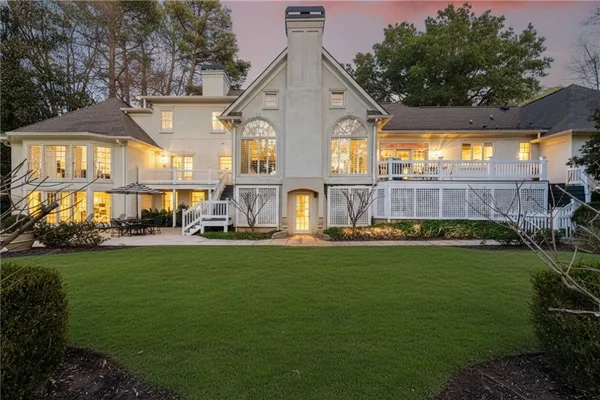 a house view with a outdoor space