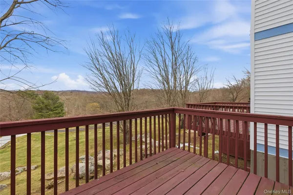 $500,000 | 203 Williamsburg Drive, Mahopac, NY 10541