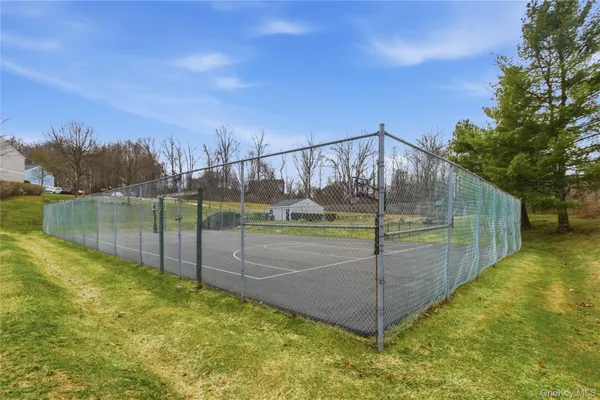 $500,000 | 203 Williamsburg Drive, Mahopac, NY 10541