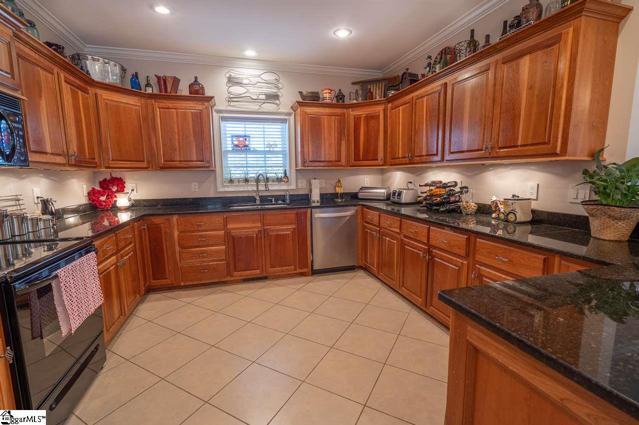 220 Boggs Road Belton, SC 29627 - Photo 11 of 36