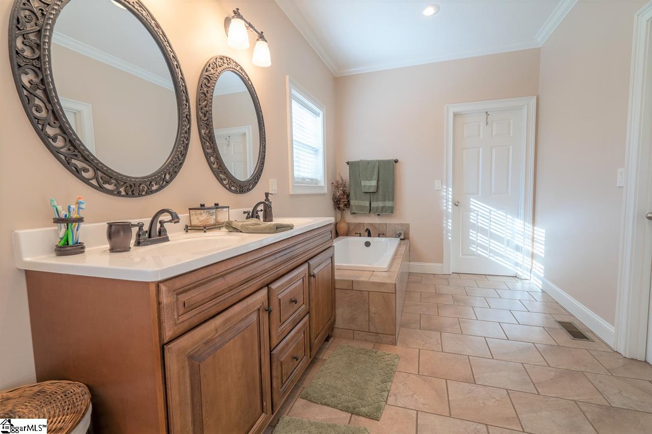 220 Boggs Road Belton, SC 29627 - Photo 16 of 36