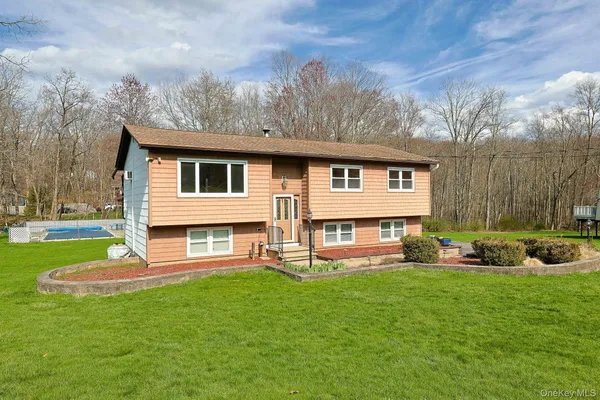 $625,000 | 70 Bayberry Drive, Monroe, NY 10950