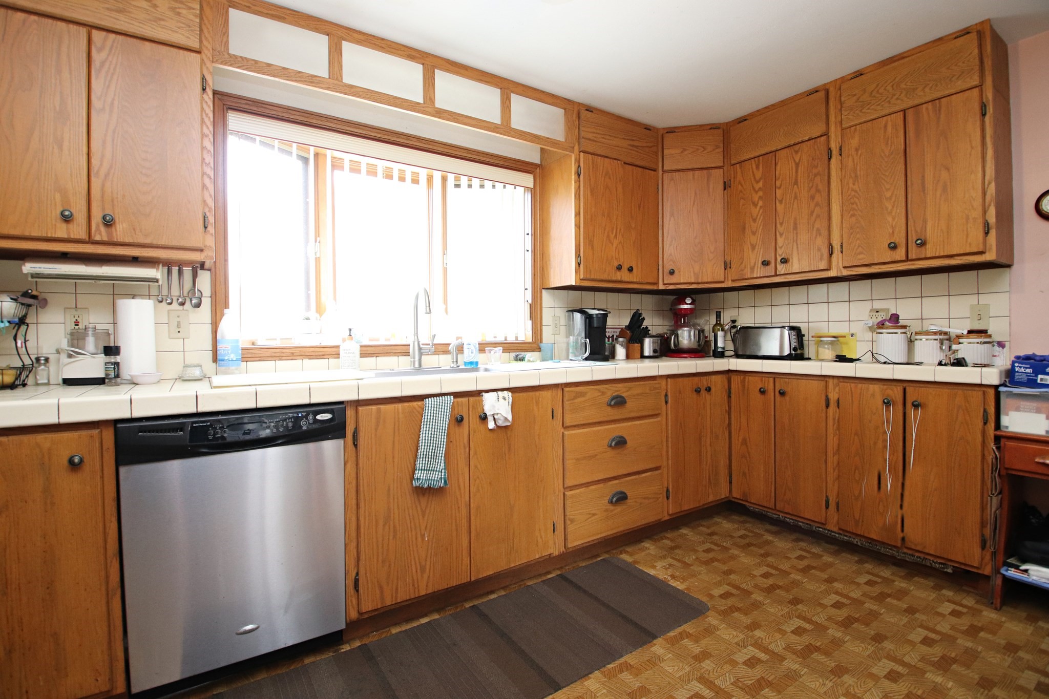 28 Wendell Street Saugus, MA 01906 - Photo 6 of 16 Gallery Image 6