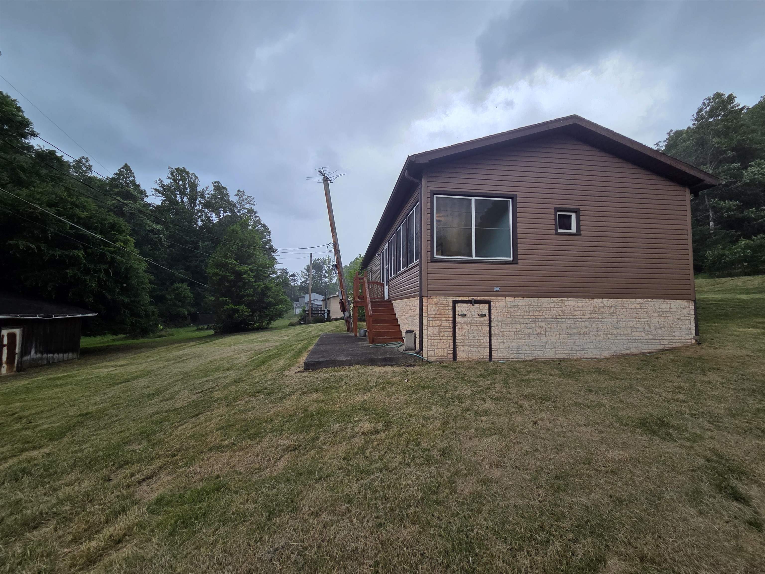 16122 Ellington Run Road Ashland, KY 41102 - Photo 40 of 48