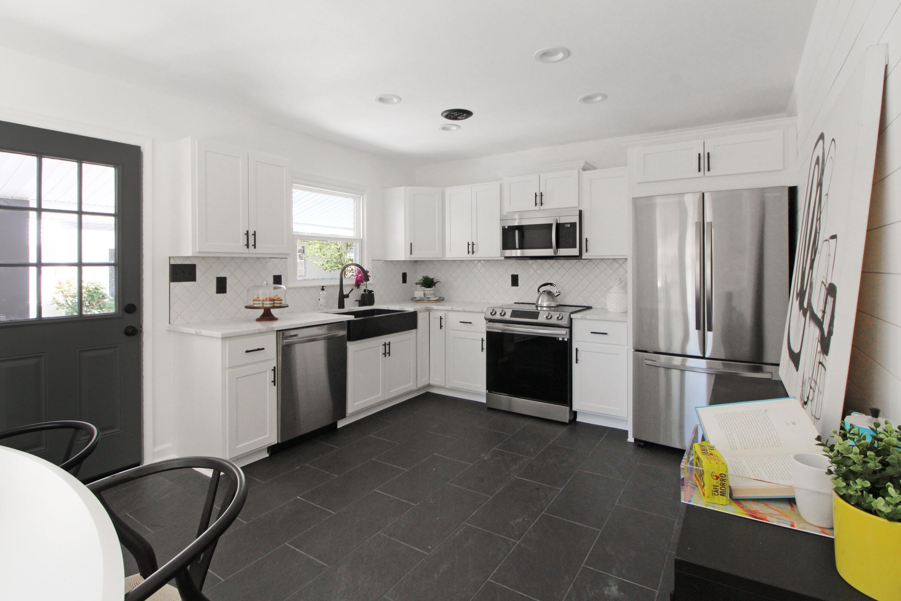 1203 Chesterfield Road North Charleston, SC 29405 - Photo 7 of 19 Kitchen