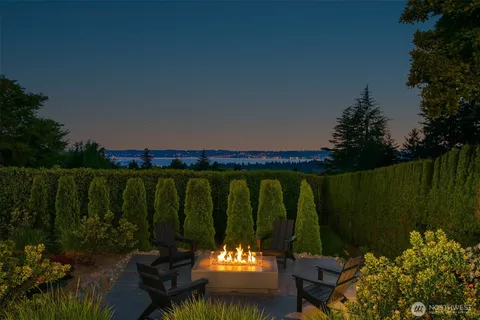 $9,950,000 | 9345 Northeast 19th Street, Clyde Hill, WA 98004