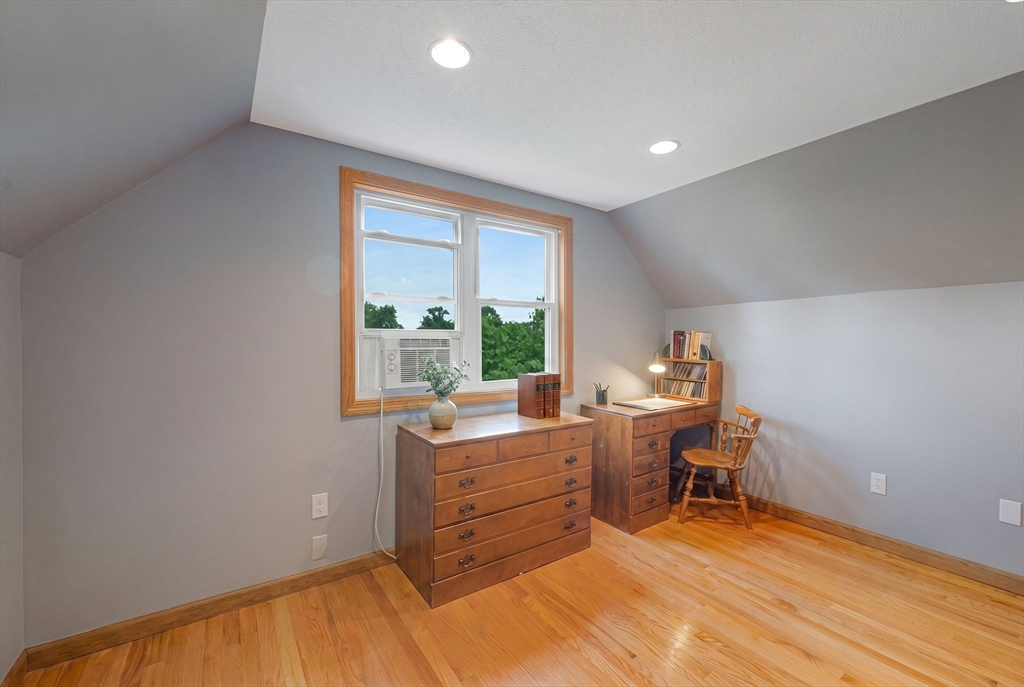 50 Emerson Street Springfield, MA 01118 - Photo 30 of 42