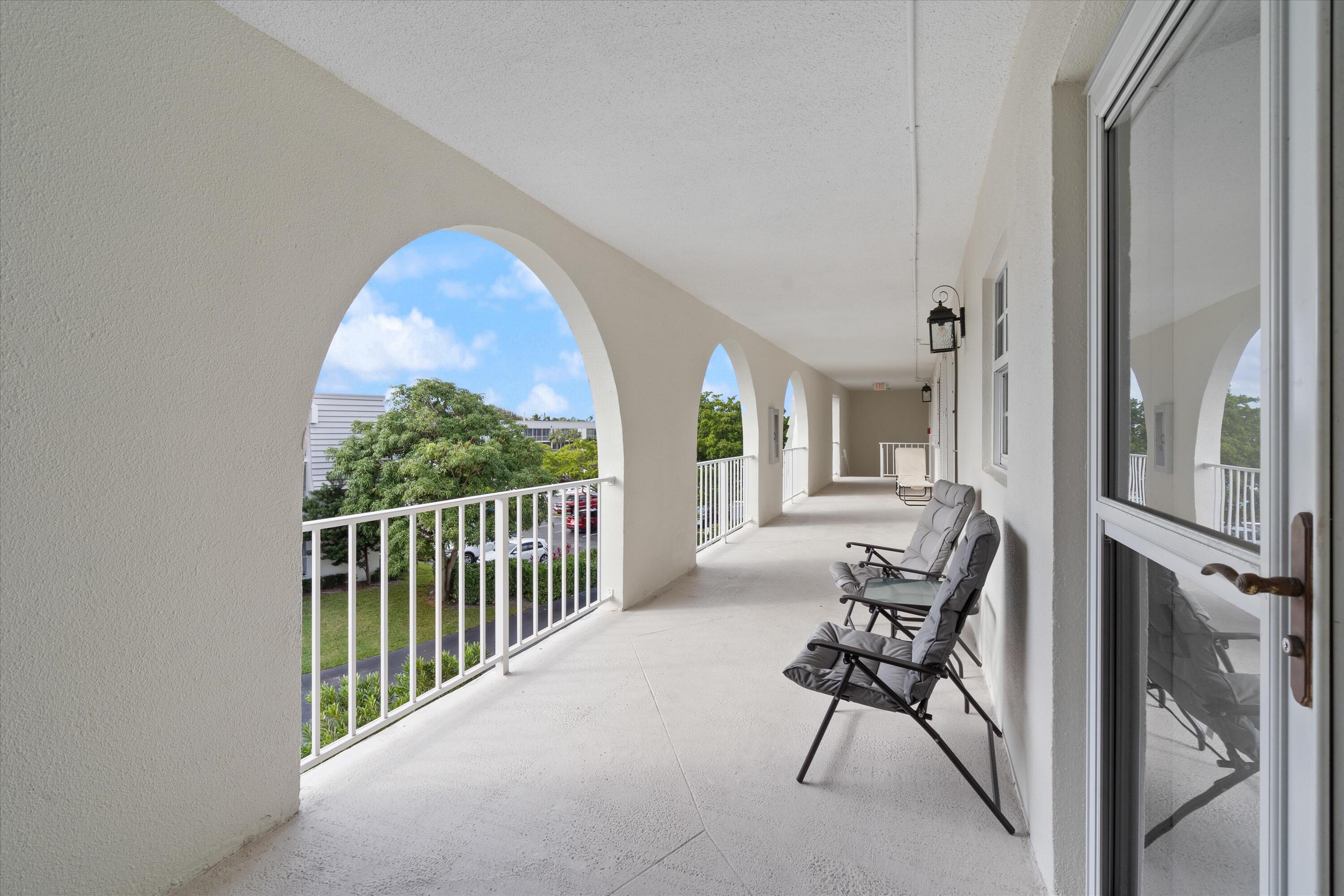 769 Jeffery Street, Unit 303 Boca Raton, FL 33487 - Photo 4 of 23 02-769 Jeffrey Street Bldg 2 #303 Boca R