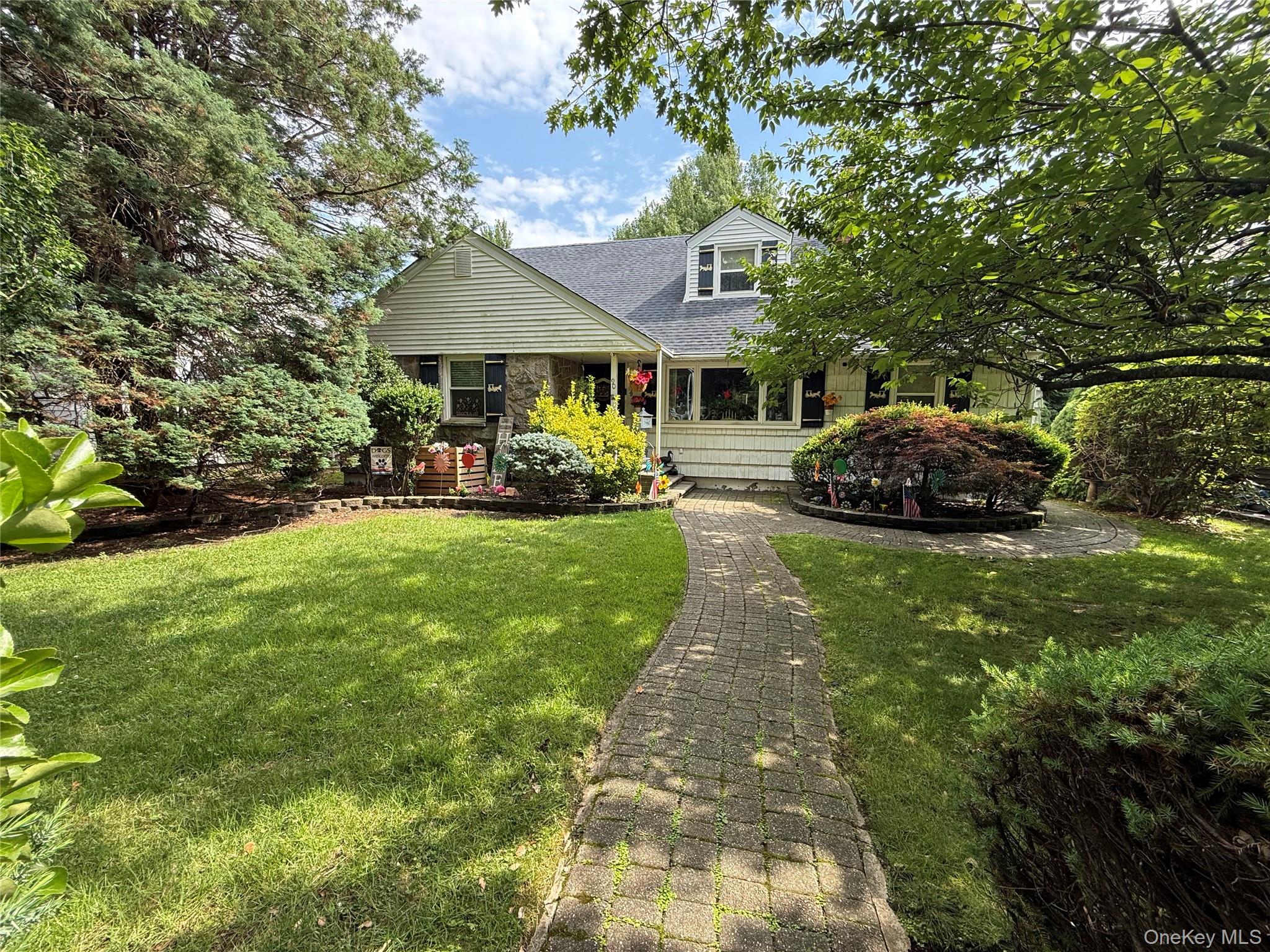 90 Transverse Road Garden City, NY 11530 - Photo 1 of 1