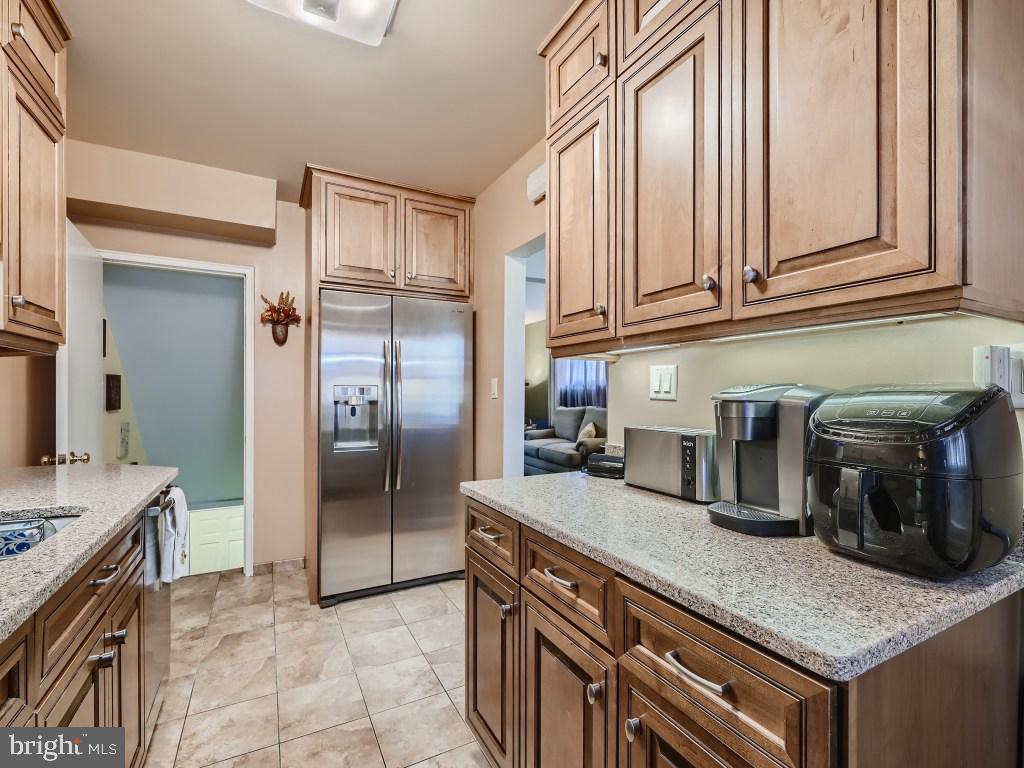 2708 Kirkleigh Road Dundalk, MD 21222 - Photo 13 of 33