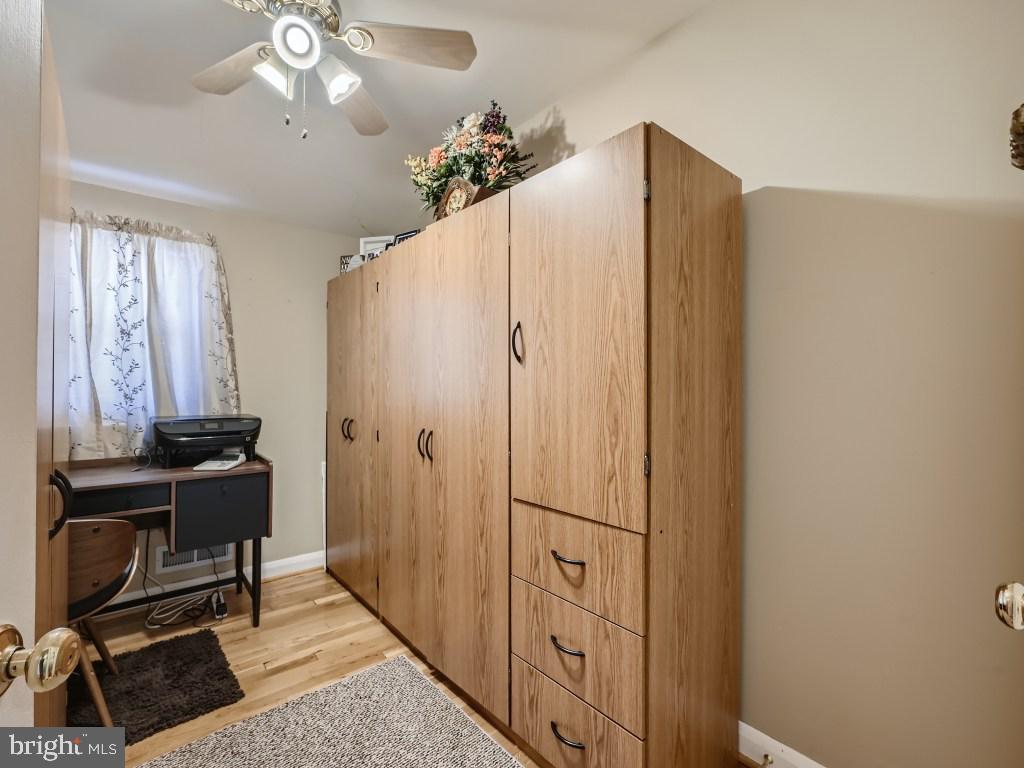 2708 Kirkleigh Road Dundalk, MD 21222 - Photo 17 of 33