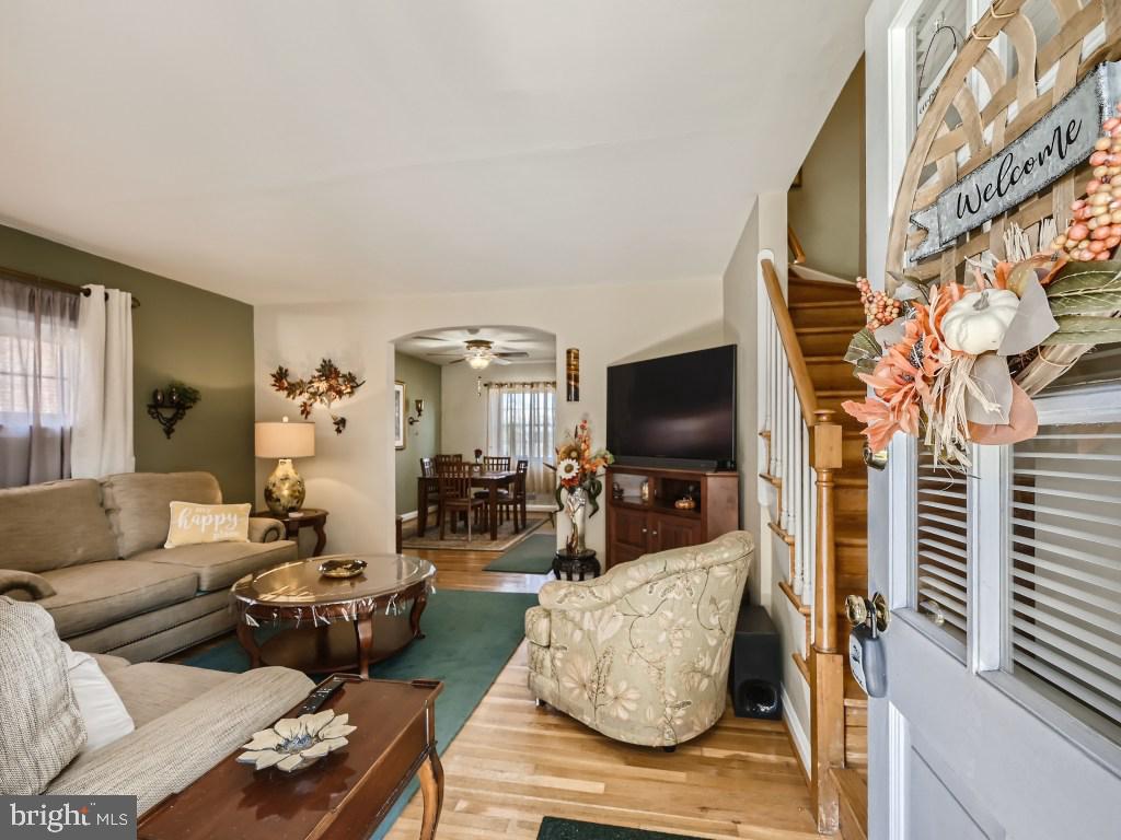 2708 Kirkleigh Road Dundalk, MD 21222 - Photo 5 of 33