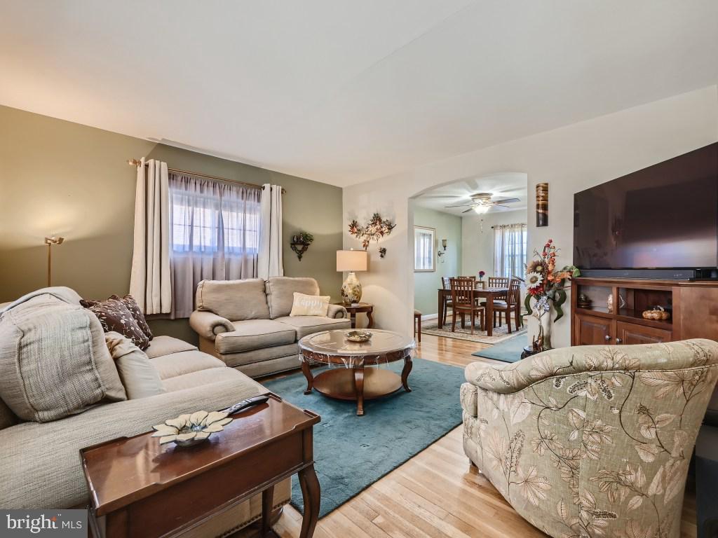 2708 Kirkleigh Road Dundalk, MD 21222 - Photo 6 of 33