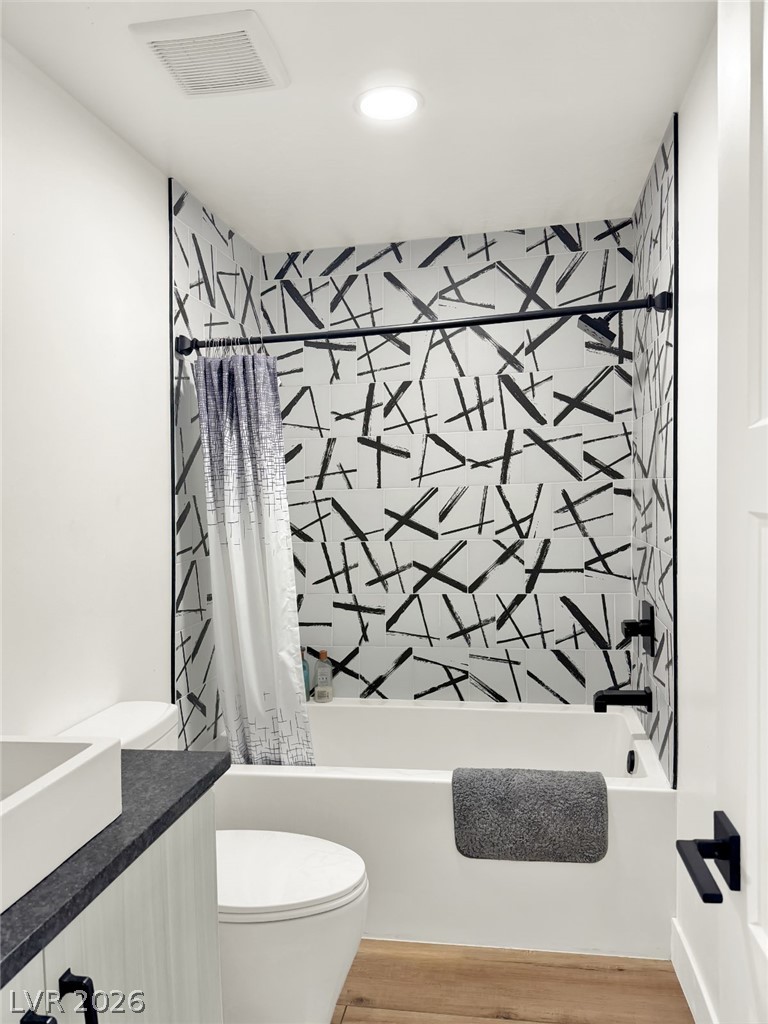 9393 North 93rd Highway Caliente, NV 89008 - Photo 22 of 41 Bold tile design brings a playful edge to this well-appointed bath.