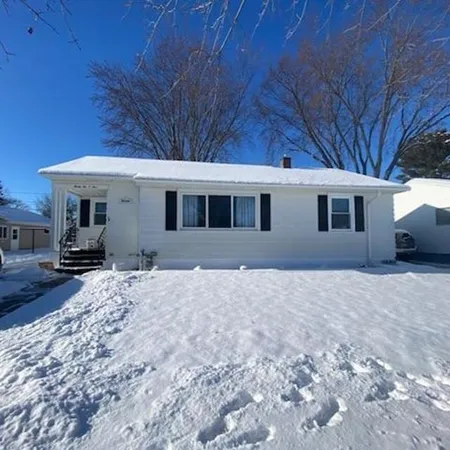 $174,900 | 3205 15th Street, Menominee, MI 49858