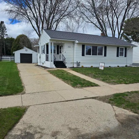 $174,900 | 3205 15th Street, Menominee, MI 49858