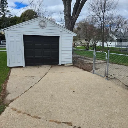 $174,900 | 3205 15th Street, Menominee, MI 49858