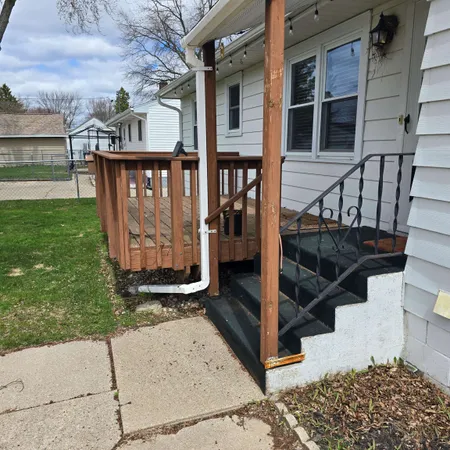 $174,900 | 3205 15th Street, Menominee, MI 49858