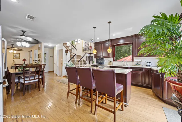 $819,999 | 8 Carpenter Avenue | New Springville