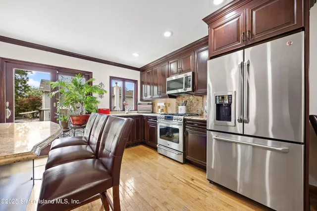 $819,999 | 8 Carpenter Avenue | New Springville