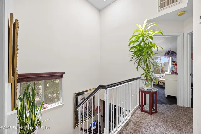 $819,999 | 8 Carpenter Avenue | New Springville