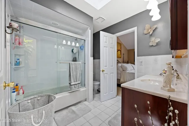 $819,999 | 8 Carpenter Avenue | New Springville