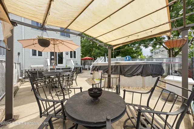 $819,999 | 8 Carpenter Avenue | New Springville