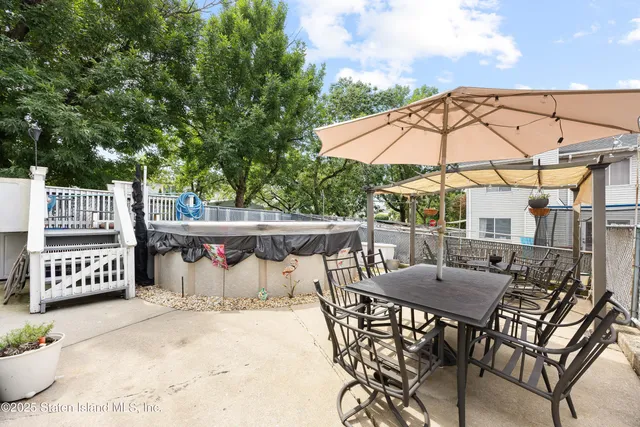 $819,999 | 8 Carpenter Avenue | New Springville