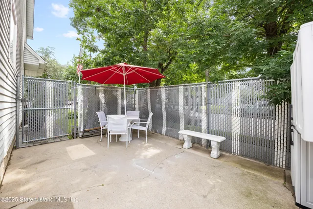 $819,999 | 8 Carpenter Avenue | New Springville