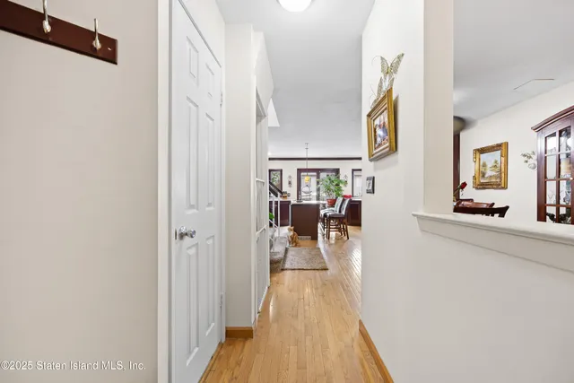 $819,999 | 8 Carpenter Avenue | New Springville