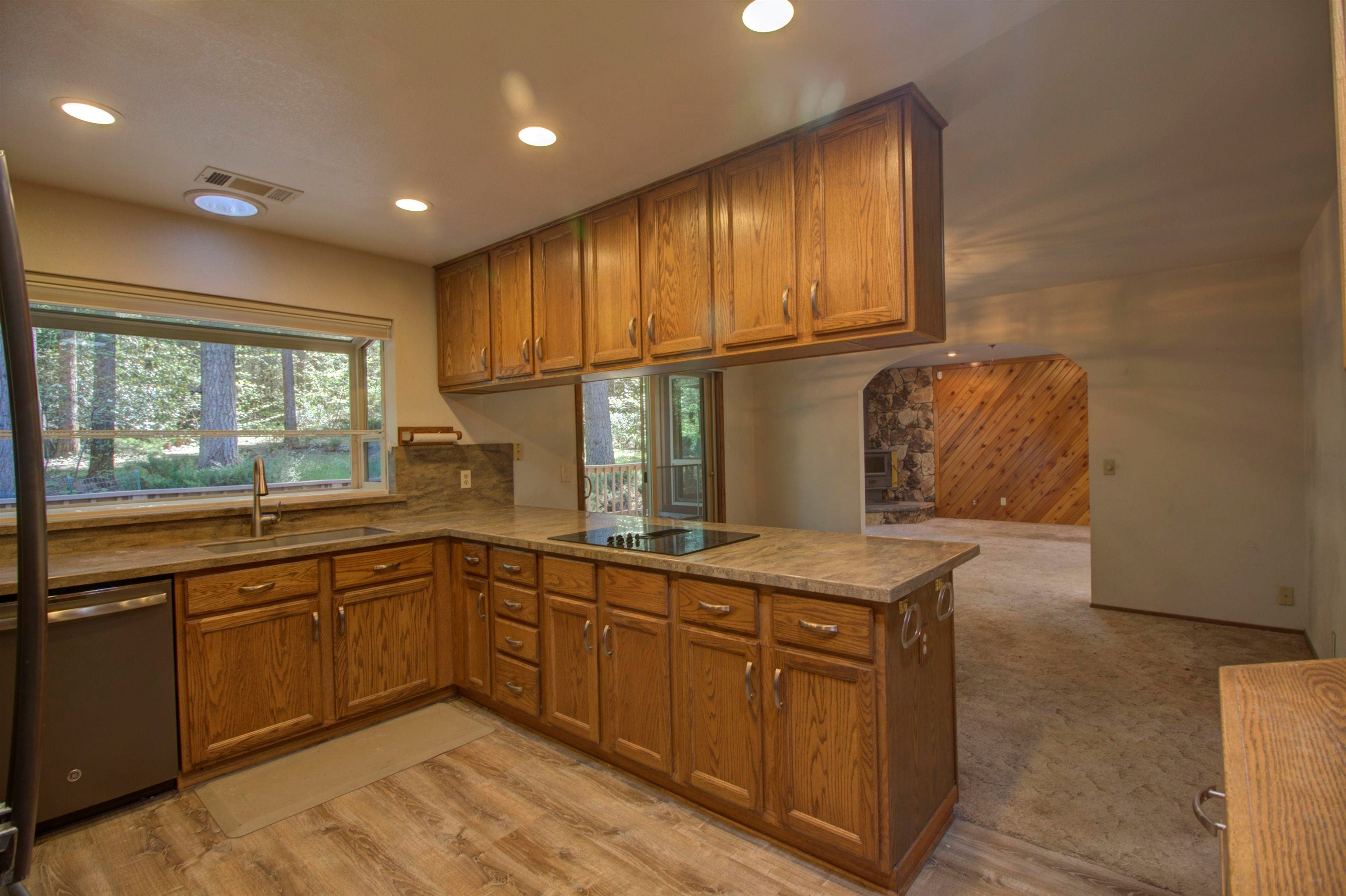 1530 Timber Hills Road Mount Shasta, CA 96067 - Photo 8 of 21 Gallery Image 8