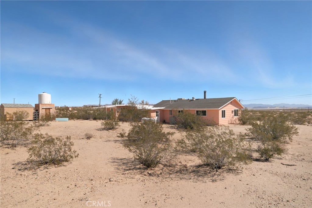 66270 Brant Crossing Road Joshua Tree, CA 92252 - Photo 15 of 46 a view of ocean and mountain