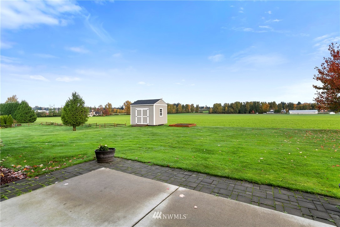 106 Ridgeview Street Sumas, WA 98295 - Photo 26 of 31 a view of a golf course with a garden
