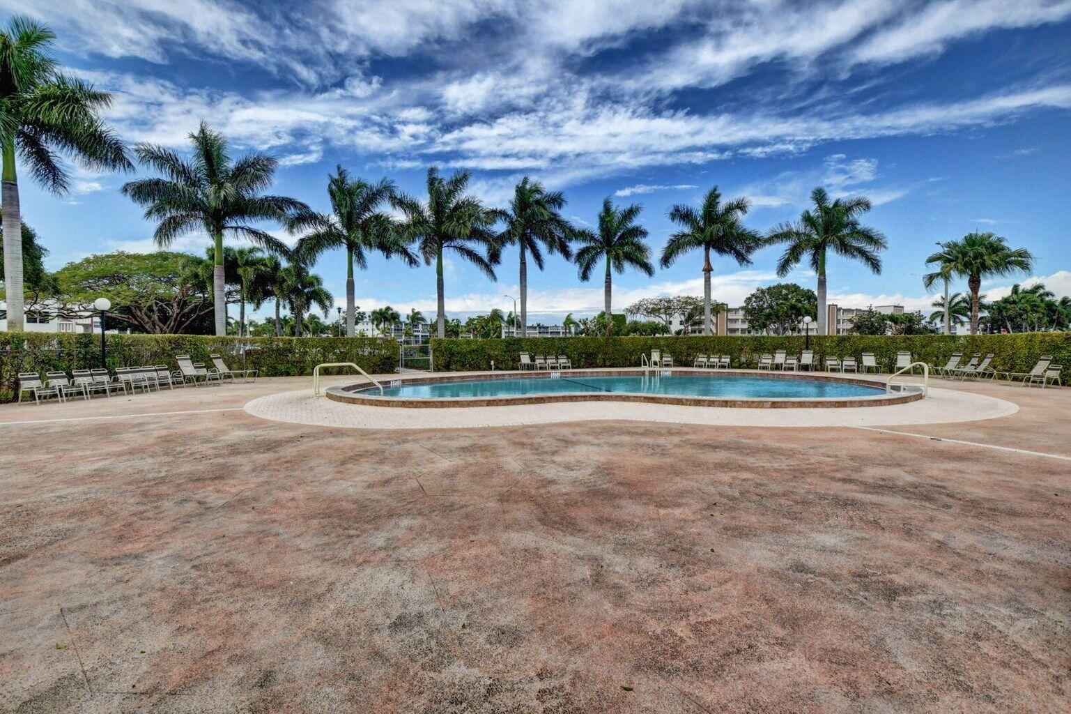 571 Fanshaw North Boca Raton, FL 33434 - Photo 14 of 28 Fanshaw Pool