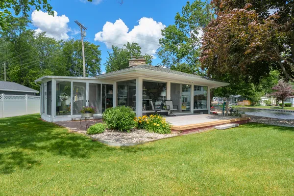 $1,200,000 | 2282 Parker Drive, Wayland, MI 49348
