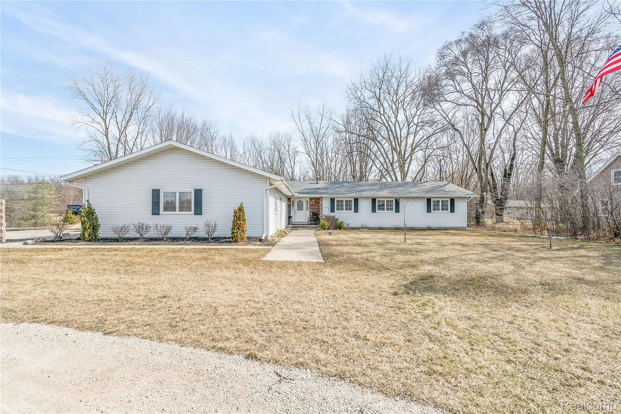 24105 Waltz Road New Boston, MI 48164 - Photo 36 of 40 24105 Waltz Rd-7962.jpg