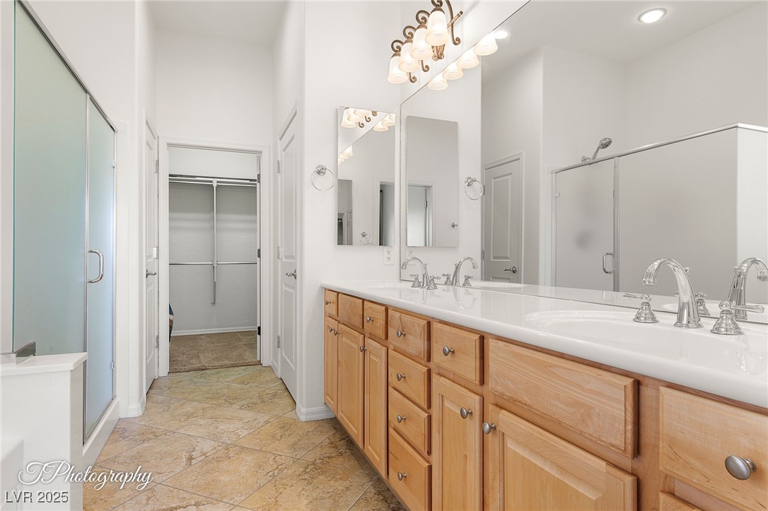 993 Starlight Terrace Way Mesquite, NV 89034 - Photo 21 of 46 Main Bathroom