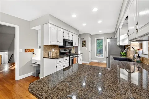 $365,000 | 1029 Northeast Trailwood Drive, Lee's Summit, MO 64086