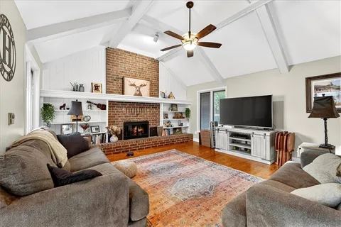 $365,000 | 1029 Northeast Trailwood Drive, Lee's Summit, MO 64086