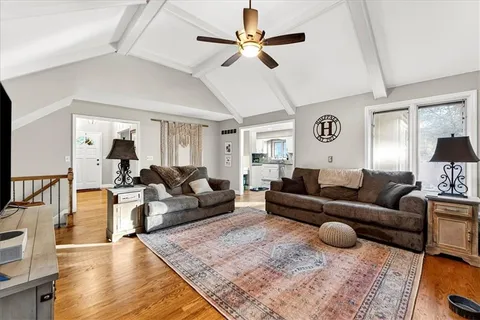 $365,000 | 1029 Northeast Trailwood Drive, Lee's Summit, MO 64086