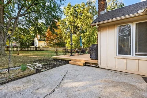 $365,000 | 1029 Northeast Trailwood Drive, Lee's Summit, MO 64086