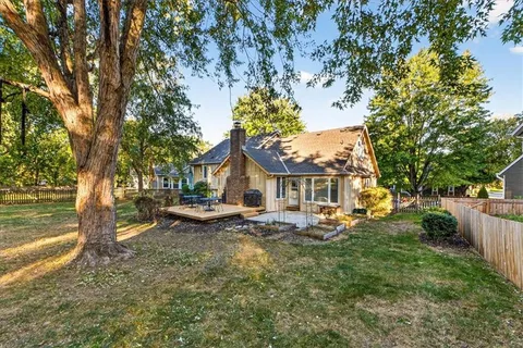 $365,000 | 1029 Northeast Trailwood Drive, Lee's Summit, MO 64086