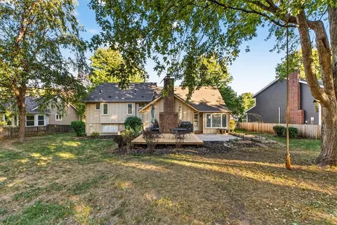 $365,000 | 1029 Northeast Trailwood Drive, Lee's Summit, MO 64086