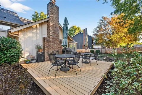 $365,000 | 1029 Northeast Trailwood Drive, Lee's Summit, MO 64086