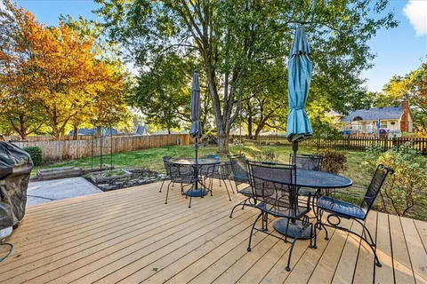 $365,000 | 1029 Northeast Trailwood Drive, Lee's Summit, MO 64086