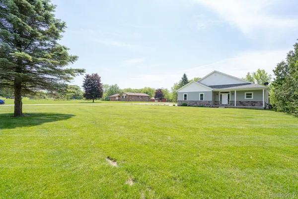 $610,000 | 4610 East Clyde Road, Howell, MI 48855
